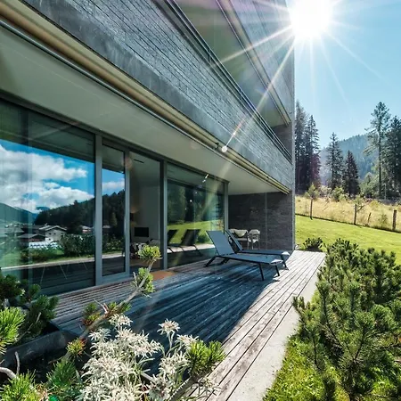 Luxury Davos Apt For 4 With Panorama Terrace & 5-Star Hotel Spa Access Appartement