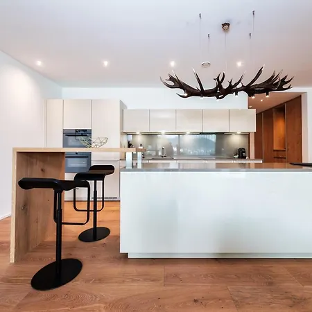 Luxury For 4 With Panorama Terrace & 5-star Access Davos