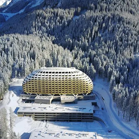 Luxury Davos Apt For 4 With Panorama Terrace & 5-Star Hotel Spa Access Appartement