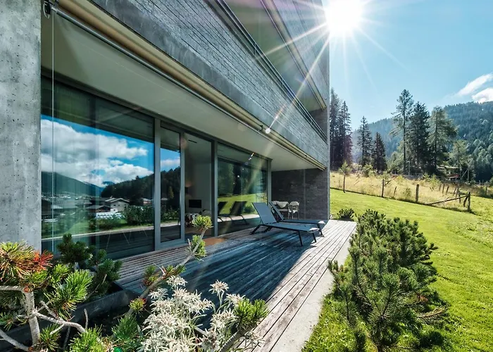 Luxury Davos Apt For 4 With Panorama Terrace & 5-Star Hotel Spa Access 아파트