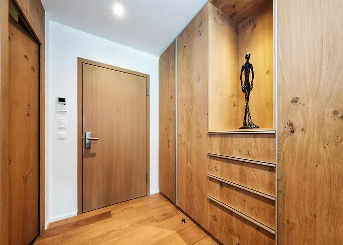 Luxury Davos Apt For 4 With Panorama Terrace & 5-Star Hotel Spa Access 아파트