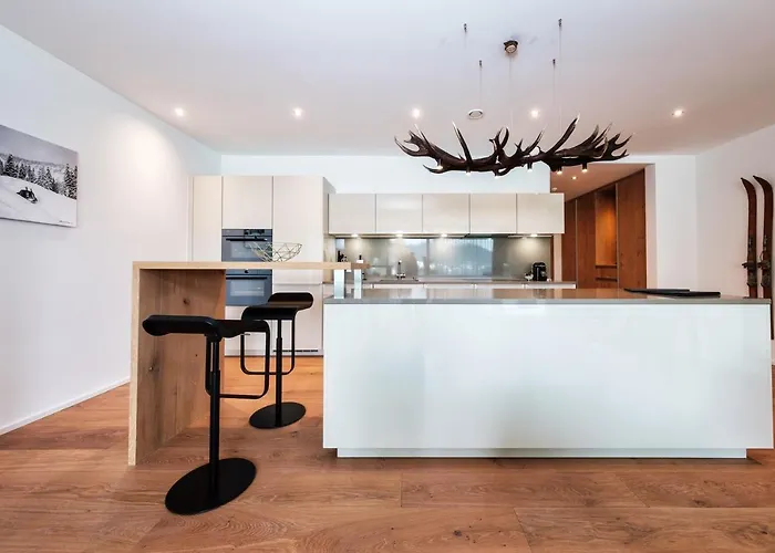 Luxury Davos Apt For 4 With Panorama Terrace & 5-Star Hotel Spa Access 다보스