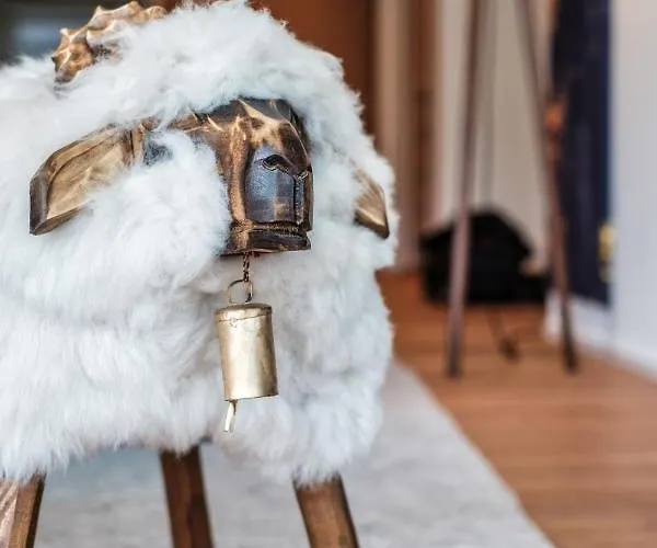 Luxury Davos Apt For 4 With Panorama Terrace & 5-Star Hotel Spa Access Appartement *