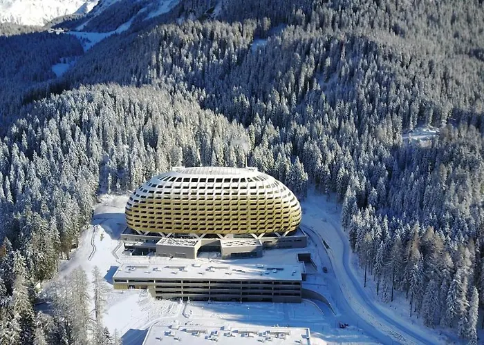 Luxury Davos Apt For 4 With Panorama Terrace & 5-Star Hotel Spa Access 아파트